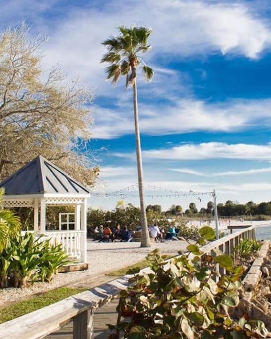 River Delight,Studio109, Beach & Pool Steps Away + Wifi Ruskin Eksteriør billede