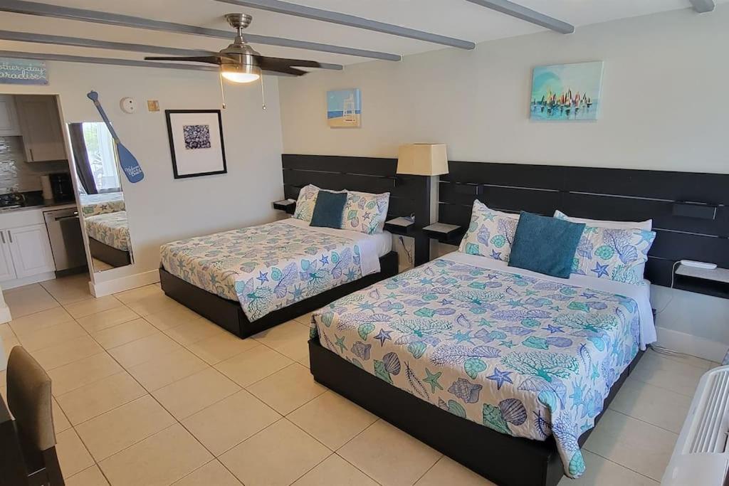 River Delight,Studio109, Beach & Pool Steps Away + Wifi Ruskin Eksteriør billede