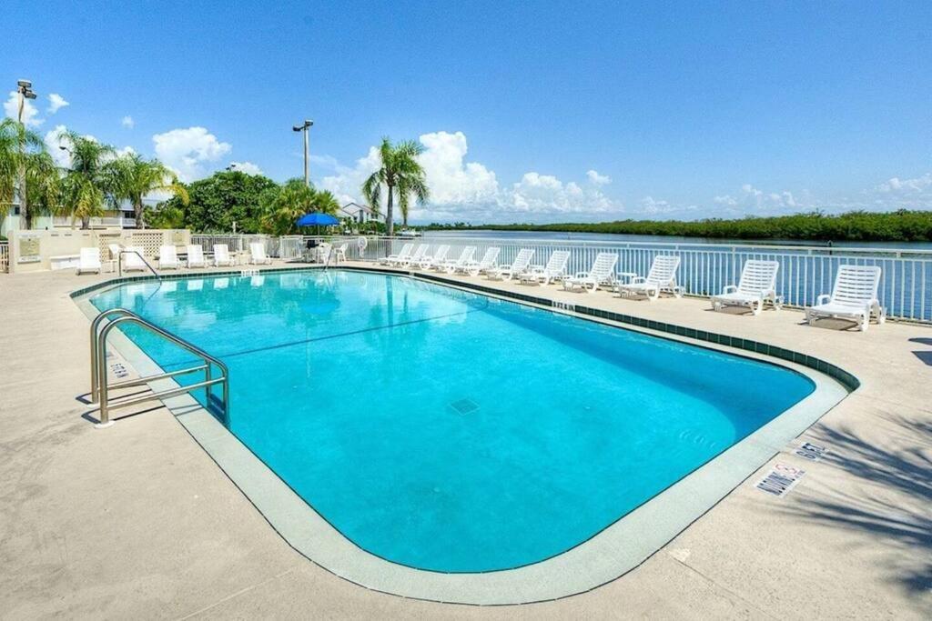 River Delight,Studio109, Beach & Pool Steps Away + Wifi Ruskin Eksteriør billede